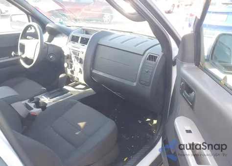 2011 Ford Escape Xlt Automatic z USA, uszkodzony, nr VIN 1FMCU9DG7BKB68752